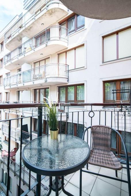 Free Parking! Soho Budapest 304, 4 Ppl, Ac, Fast Wifi, Smart Tv Bagian luar foto
