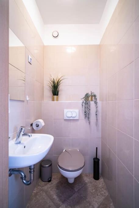 Free Parking! Soho Budapest 304, 4 Ppl, Ac, Fast Wifi, Smart Tv Bagian luar foto