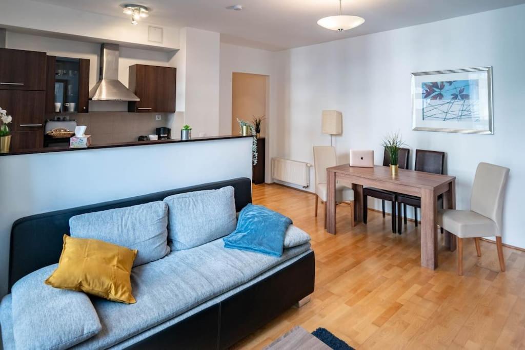 Free Parking! Soho Budapest 304, 4 Ppl, Ac, Fast Wifi, Smart Tv Bagian luar foto